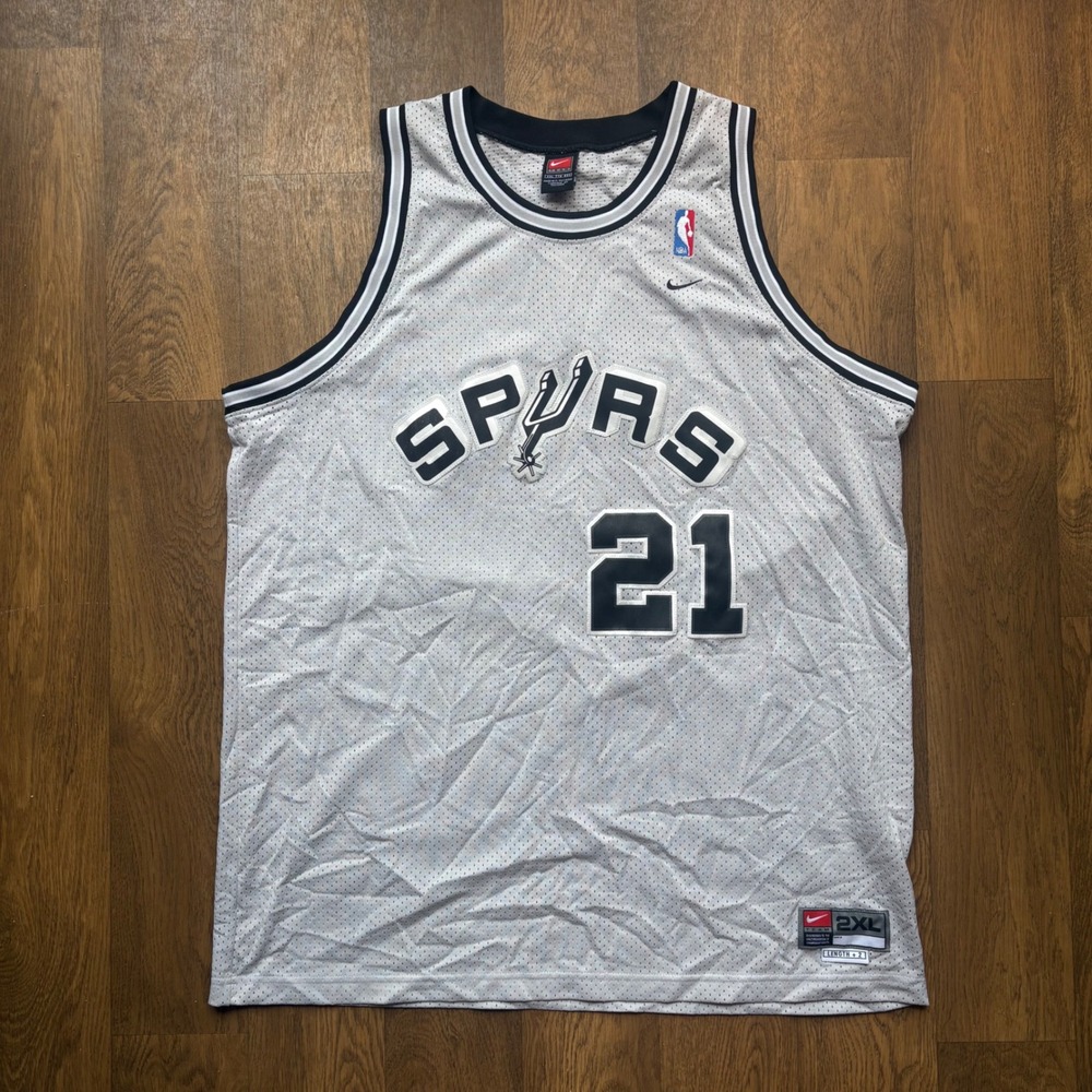 Vintage Nike Team San Antonio Spurs Tim Duncan Embroidered Basketball Jersey